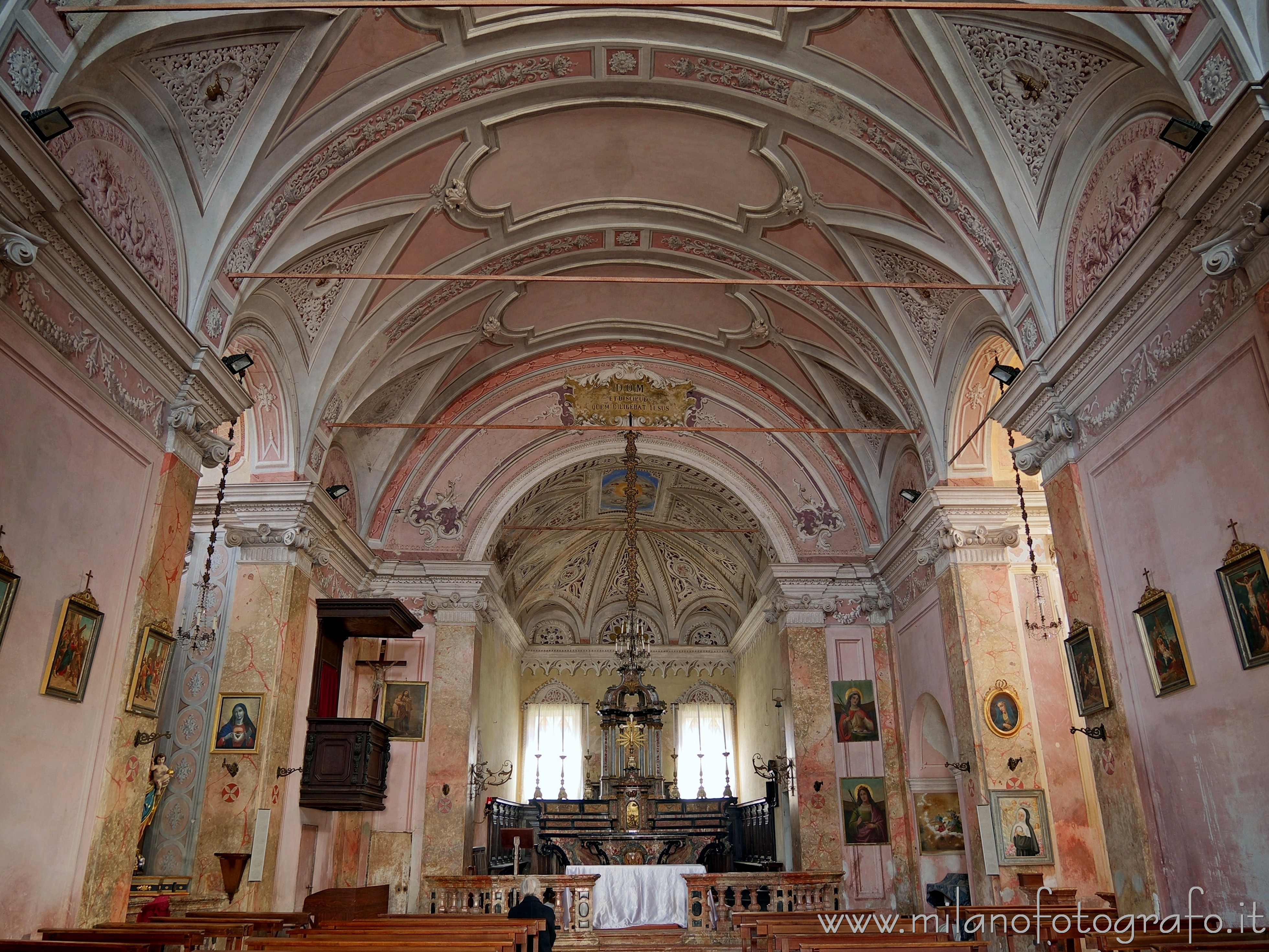 Sillavengo (Novara) - Interno della Chiesa di San Giovanni